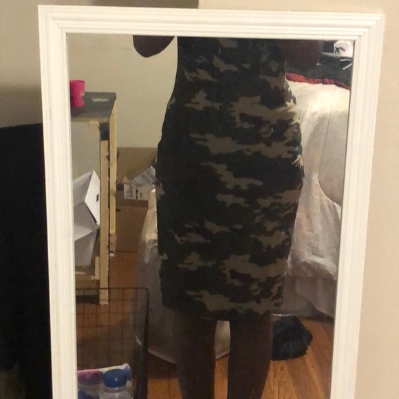 Knee length Camo designed dress - Picture 7 of 10
